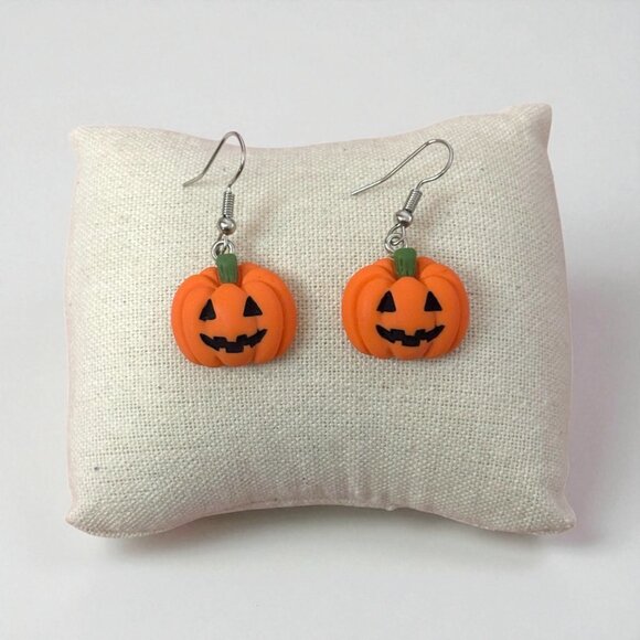 Happy Face Pumpking Small Drop Earring - Picture 4 of 4
